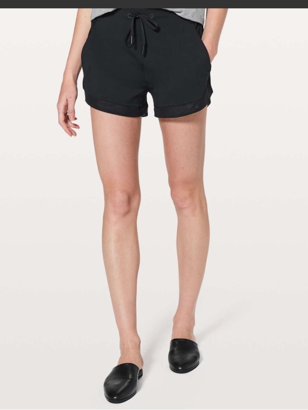 lululemon 🍋Black Sunsetting 3" Shorts Size 6 EUC